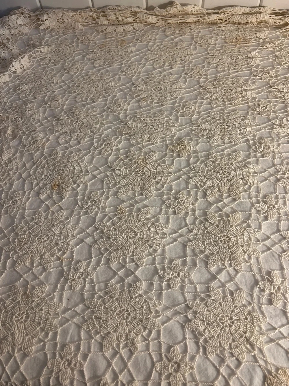 Vintage Handmade Crochet Lace Tablecloth Cream floral Starburst 65x70 MCM 1950s